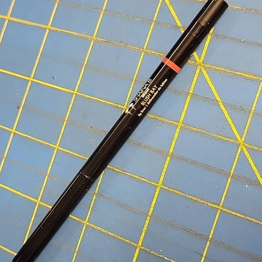 Shaina B Miami Lip Liner Pencil 0.25g Retractable Blush Bay New